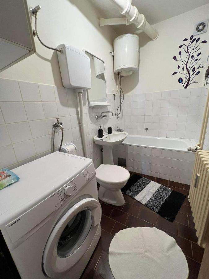 Ema Apartmani Vinkovci Esterno foto