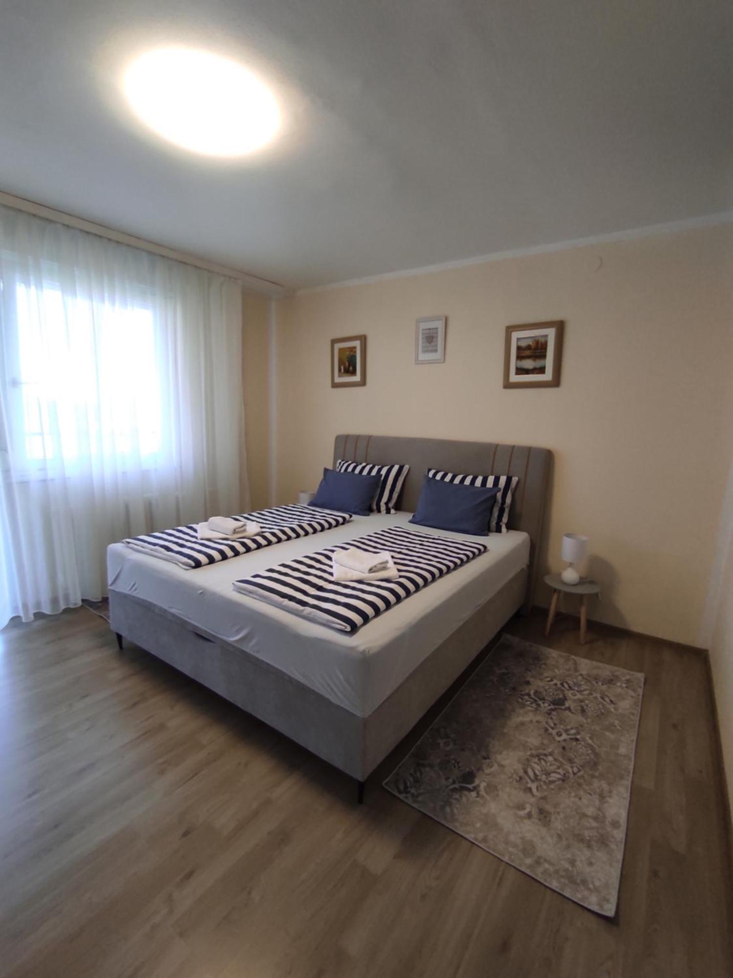 Ema Apartmani Vinkovci Esterno foto